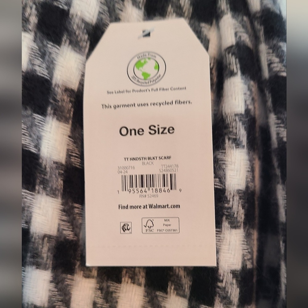 Time and Tru Black White Houndstooth Blanket Scarf Fringe One Size NWT - Picture 2 of 4